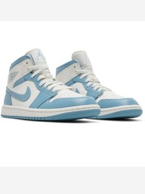 Women's Air Jordan 1 Mid
'University Blue'